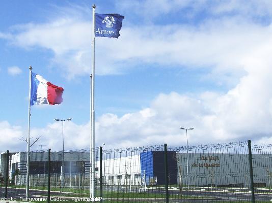 “Non le drapeau breton n'a pas été volé. Il a été arraché par la forte tempête de mars. Mais on nous a volé un mât” dit J.-G. Le Floc'h.