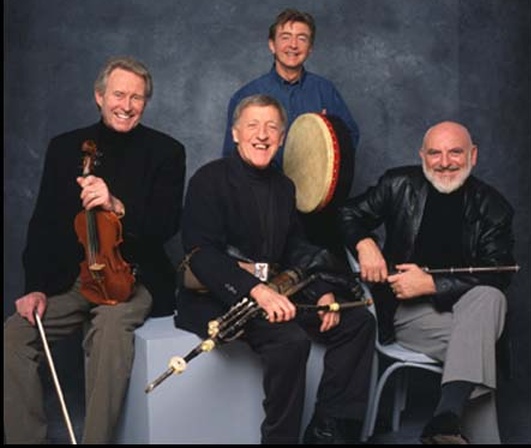 Les Chieftains avec Paddy Moloney au premier rang.