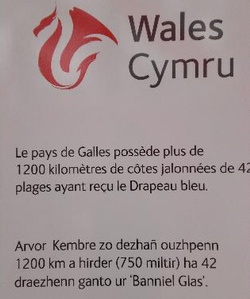 La signalétique du Pavillon gallois comprend des textes en 4 langues dont le breton.