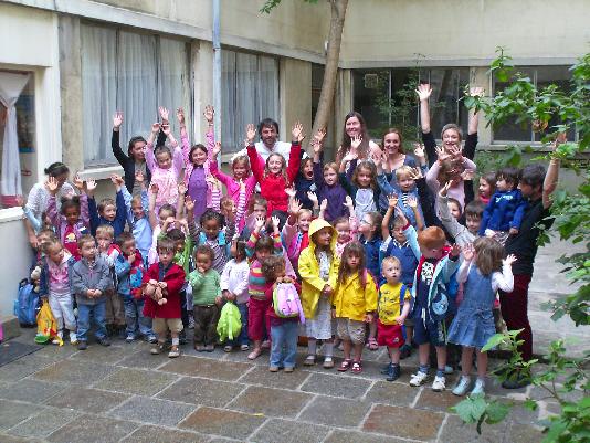 C'est la rentrée pour 50 petits élèves à l'école Diwan de Paris.