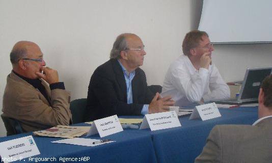 Jean-Claude Rivallain ; Gérard Olliéric et Gérard Guillemot du Parti Breton.