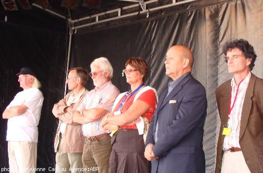 De g. à dr. : Yannik Baron ; Tangi Louarn ; Pierrot Bosser ; Jean-Yves Le Drian ; Paul Molac.