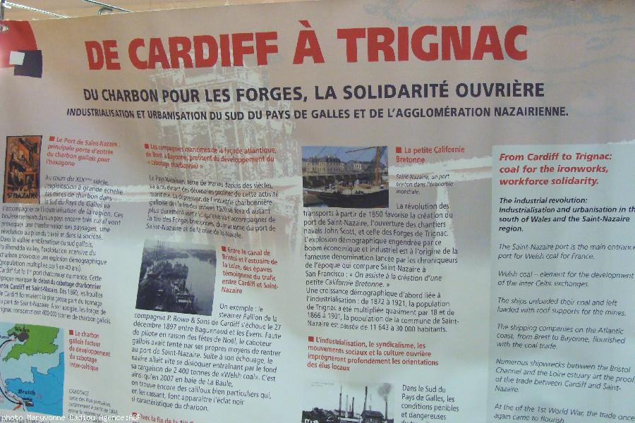 L'exposition <i>De Cardiff à Trignac</i> est installée dans la salle Lucie Aubrac de Trignac pour la réunion du soir.