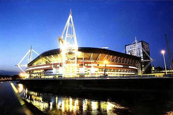 The Millenium Stadium (above)in Caerdydd/Cardiff  Cymru is one of the stadiums that would be used if a Cymru and Alba bid for the Eurocup 2016 was successful