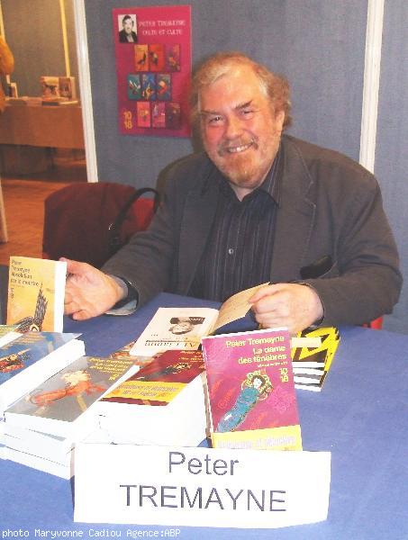 Peter Tremayne au festival du livre en Bretagne. Guérande 2007.