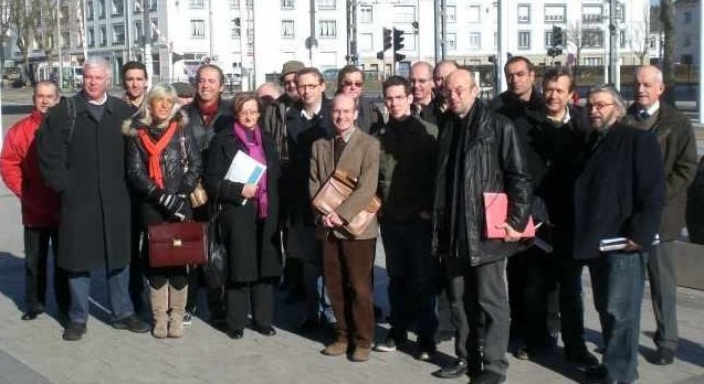 Les participants à l'assemblée fédérale morbihannaise ; <b>Ronan Gicquel</b> 2e en partant de la gauche. Cliquer pour agrandir.