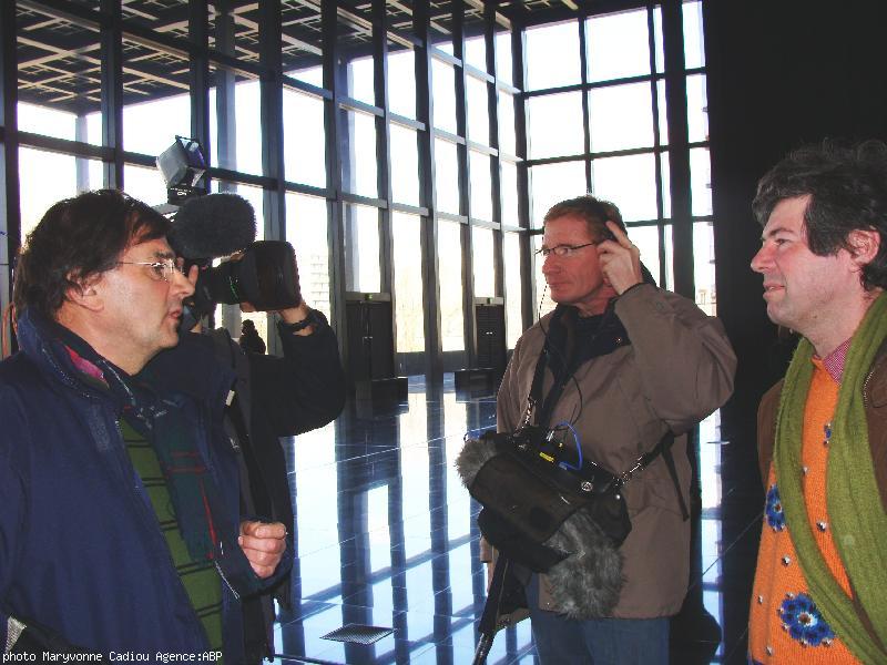 Émile Granville interviewé par Jean-Claude Assolant de  France 3 avant l'audience.