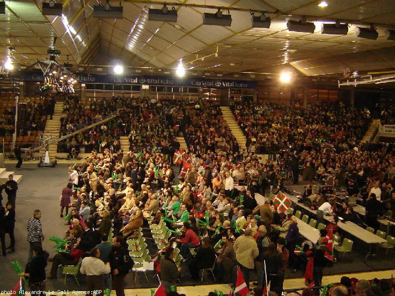 Près de 4.000 personnes au meeting avec MM. Urkullu et Ibarretxe.