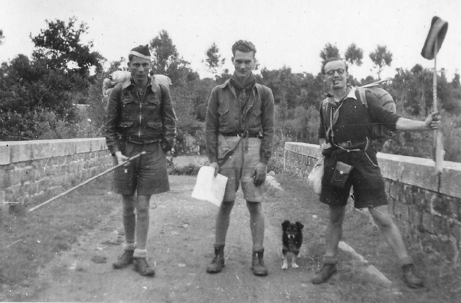 Yann Brékilien (à droite) en 1942 près de Carhaix juste avant de rejoindre le maquis (collection privée Deneza Brekilien)