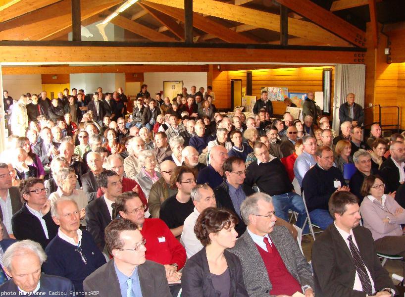 200 à 300 personnes ont assisté aux débats à Saint-Herblain.