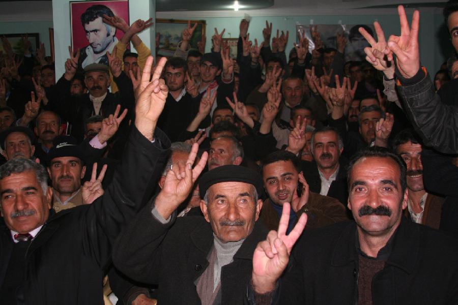 Hakkari fête la victoire du DTP.