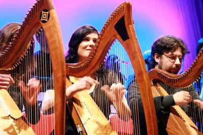 Son de Seu  un orchestre galicien d'une cinquantaine de musiciens  qui participera à la soirée de gala de la Galice.