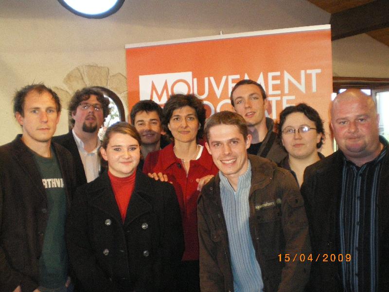 Les Jeunes Démocrates du Finistère avec Sylvie Goulard  tête de liste du MoDem pour l'Ouest aux Européennes du 7 Juin 2009(Bretagne  Pays de la Loire  Poitou-Charentes)