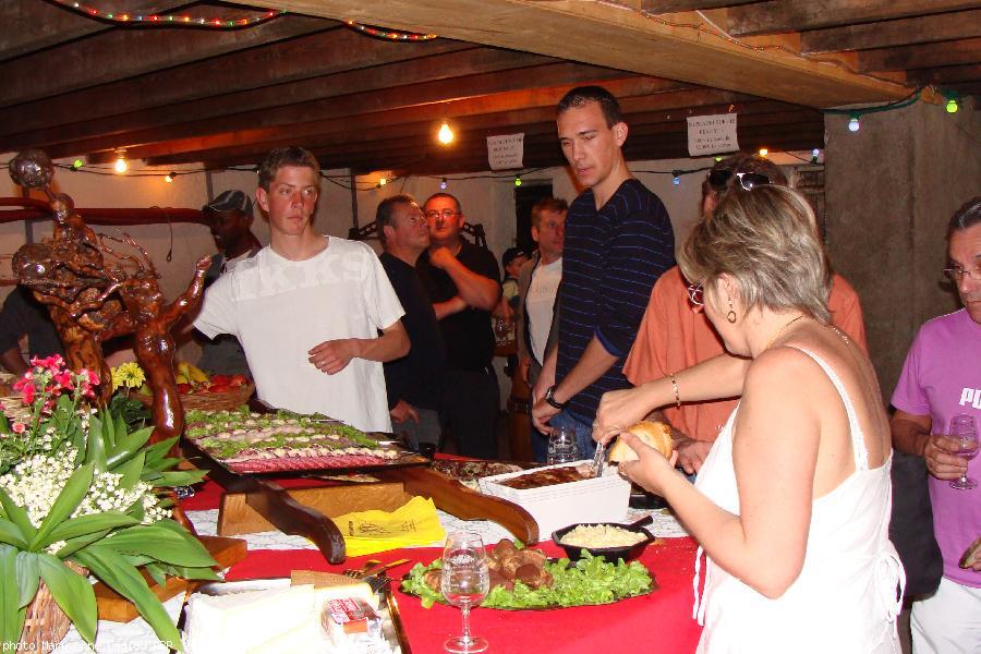 Buffet dégustation dans les chais.