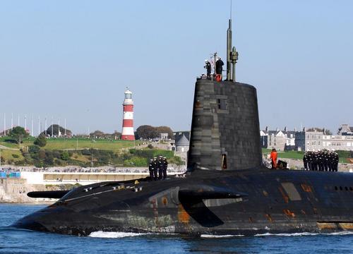 HMS Vigilant entering HM Naval Base Devonport (Sat 11 10 08) for a three-year refit