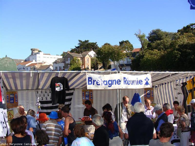 Un stand de Bretagne Réunie