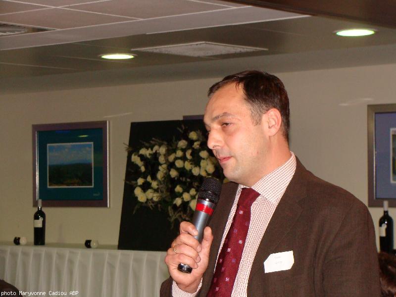 Olivier Sévère président de BVC Organisation. Il annonça qu'il produirait la Saint Patrick à Bercy en mars 2010. Applaudissements nourris.