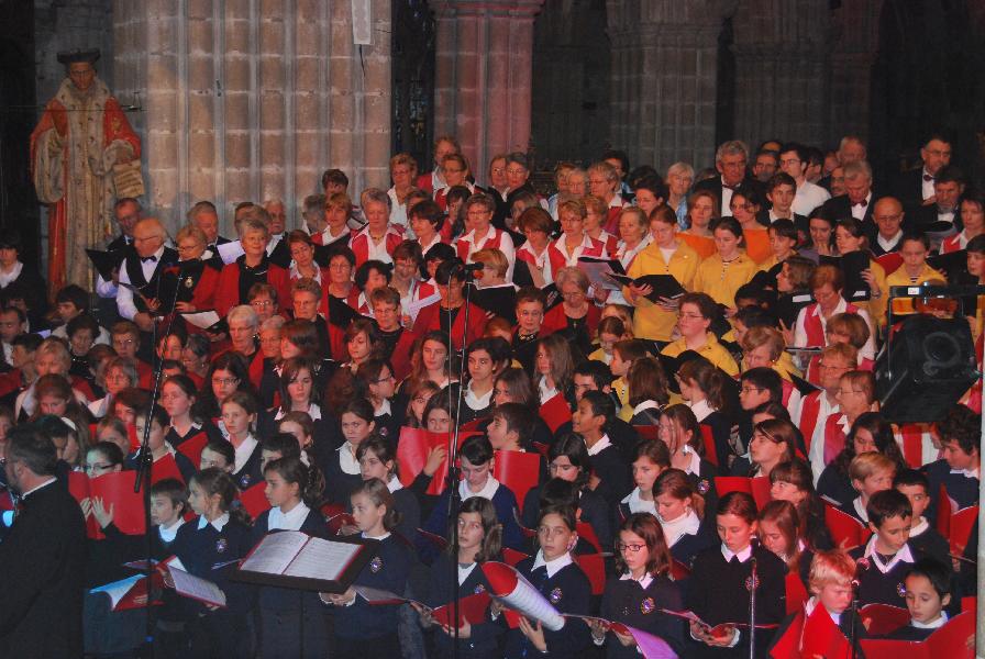 Final du Breizh a Gan à Tréguier : 300 choristes chantent le Bro Gozh.