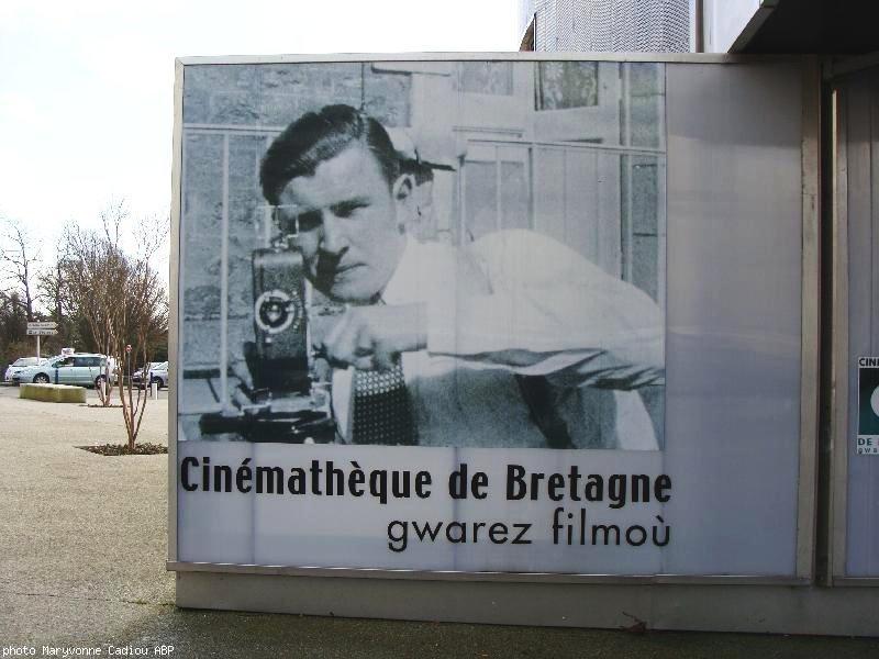 L'entrée de la Cinémathèque de Bretagne à Brest.