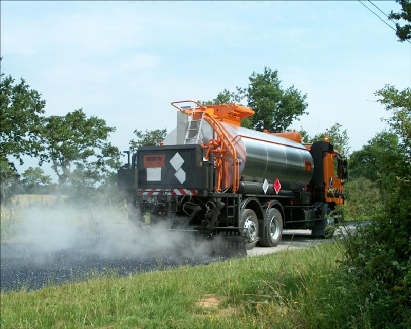 Parmi les dossiers l'Équipement. Photo Conseil général Loire-Atlantique.