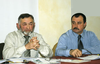 Eugène Baratte président de la Coordination Rurale Ille-et-Vilaine (à gauche) ; Yves Georges secrétaire. Assemblée générale 2008. Photo Coordination Rurale 35.