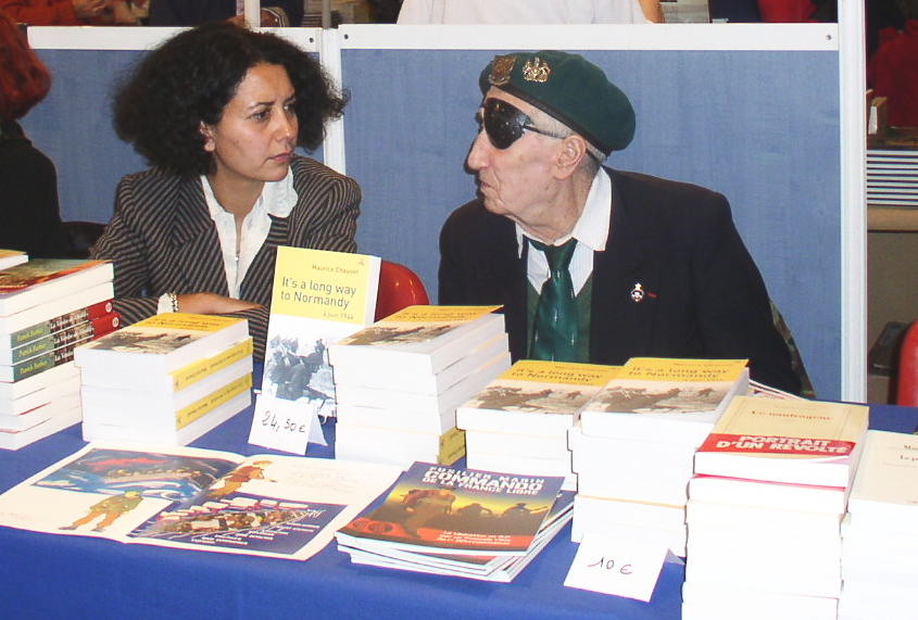 Maurice Chauvet au premier Festival du livre en Bretagne à Guérande en nov. 2004. Photo Gourenez