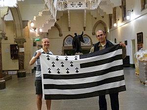 Avec le professeur Rhisiart Hincks qui enseigne le breton à l'université d'Aberyswith.