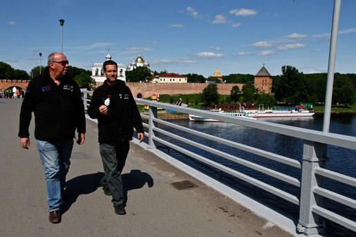 Sur les ponts de Petrograd.