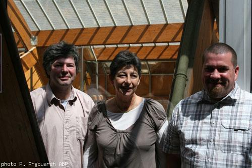 Émile Granville  porte-parole du parti breton et adjoint au maire de 
Redon; Claudine Perron  membre de la fédération du Morbihan  et 
Jean-Emmanuel Cruau  secrétaire général adjoint de la fédération 
du Finistère.