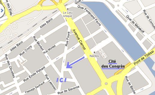 Plan d'accès. En face de la cité des Congrès prendre la <b>rue de Jemmapes</b> (flèche bleue). Puis tourner à gauche dans la rue Fouré.