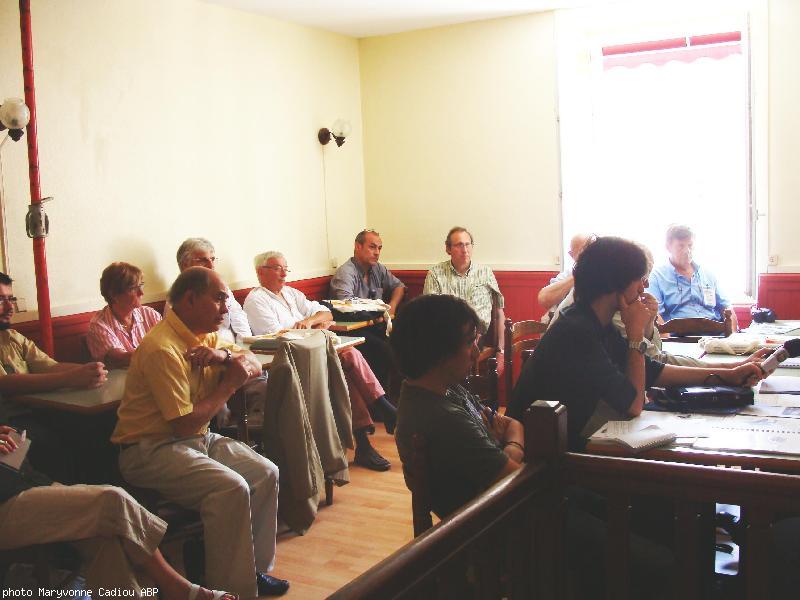 Une vingtaine de membres de <I>Bretagne Réunie</i> et d’autres associations bretonnes étaient présents à la conférence de presse et ont pu assister aux tables rondes de la journée du Forum 2010 des Droits de l’Homme à Nantes.