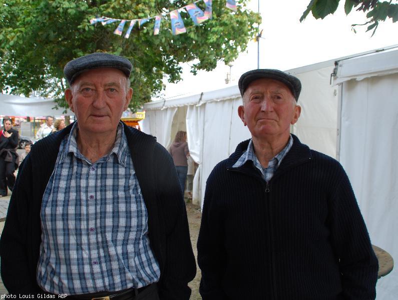 Faut-il encore les présenter ? Yvon et Henri Morvan d'eus 
Burthulet !