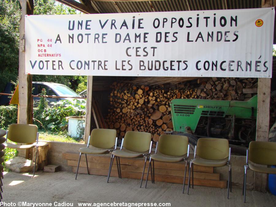 Le hangar de La Vache Rit.