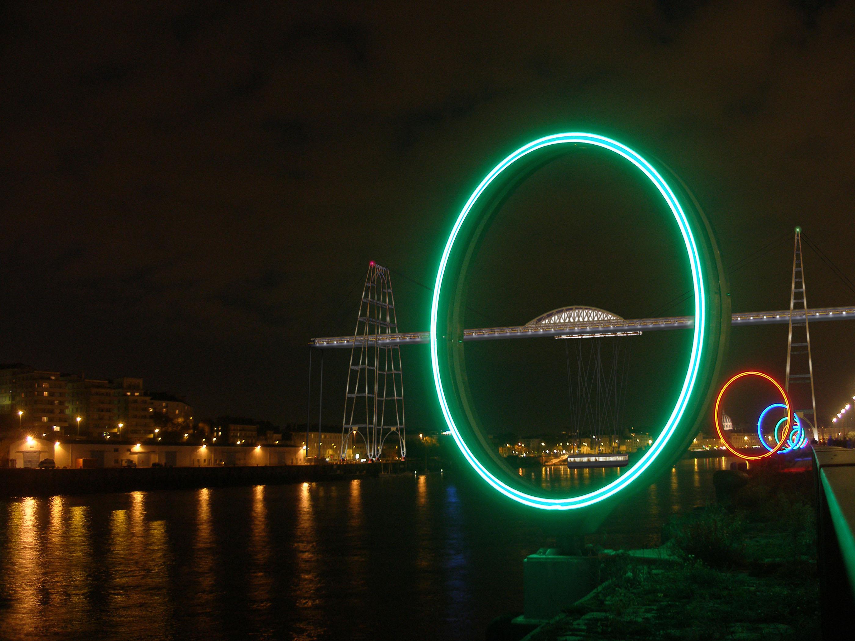 Le pont de nuit.