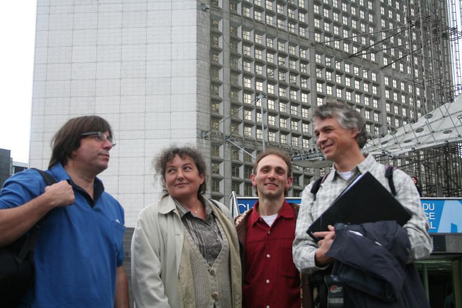 Bruno Chareyron de la CRIIRAD ; Chantal Cusnier de Sortir du Nucléaire Bretagne ; François Gael Rios et Patrick Boulé de Roz Glas.