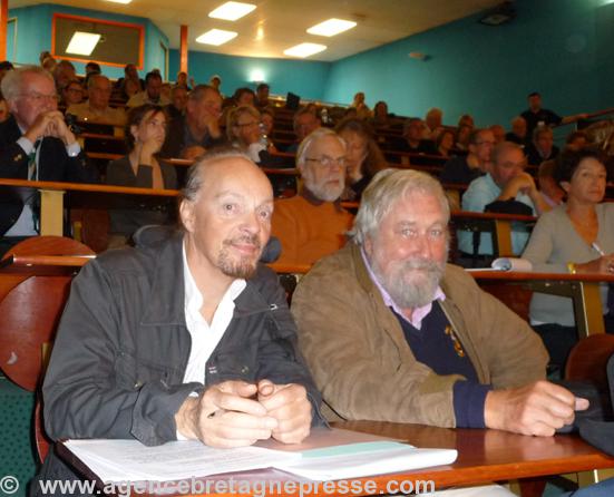 Alan Stivell et Jean-Pierre Pichard sur les bancs de l'université de Lorient