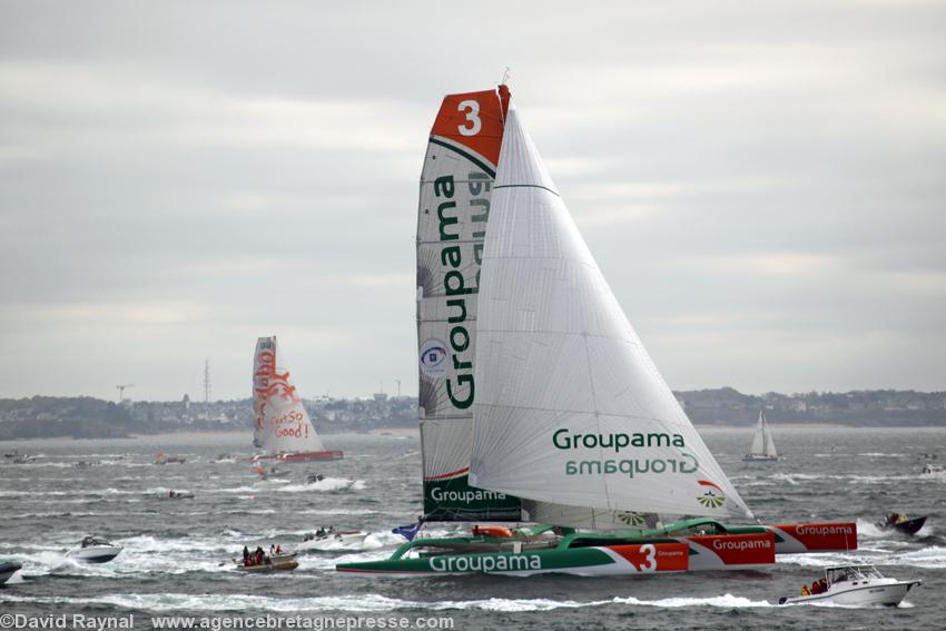 Franck Cammas Groupama 3 file au milieu de l'Atlantique vers la Guadeloupe.