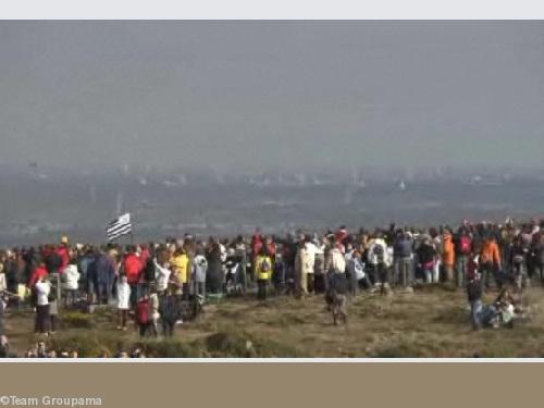 Spectateurs au départ. Extrait de video du site.