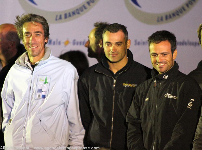 Gilles Lamiré (à gauche) en compagnie de Yann Guichard (Gitana 11) et Franck Cammas (Groupama 3) lors de la présentation des skippers à Saint-Malo.