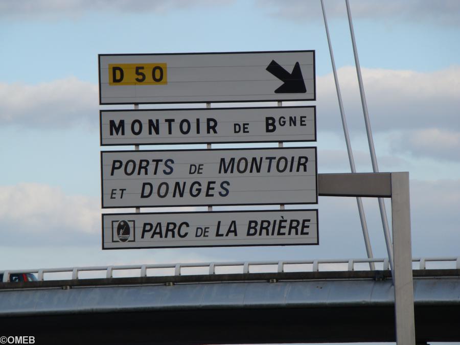 Montoir-de-Bgne pour la ville. Montoir pour le port. Les deux sont faux.