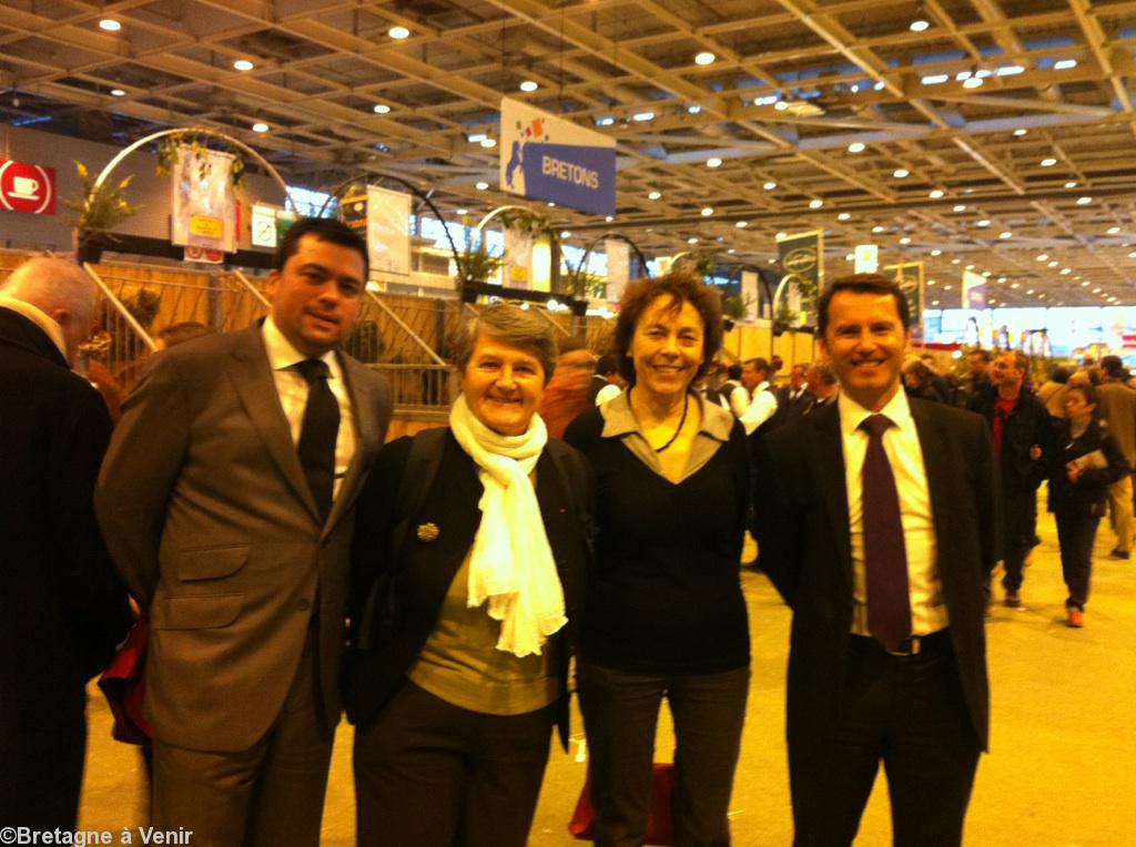 François Guéant  Bernadette Malgorn  Françoise Louarn et Gilles Dufeigneux à la rencontre des agriculteurs et pêcheurs bretons