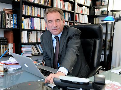 François Bayrou lors de sa twinterview (tchat en direct avec les twittos  les utilisateurs de Twitter)