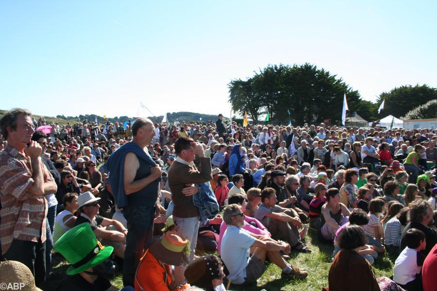 Septembre 2010: un millier de manifestants à Ste Anne la Palud pour une véritable prise en compte des algues vertes par la Région