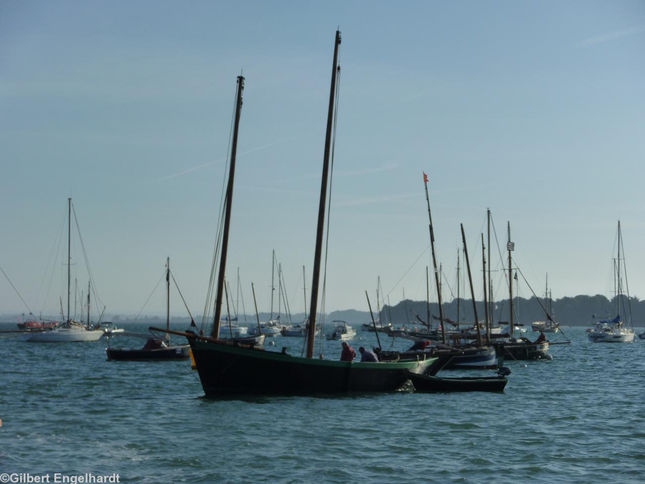 <i>“Port du Logeo en Sarzeau vers 9 h du matin. Je voulais voir le départ.”</i> (Le photographe).