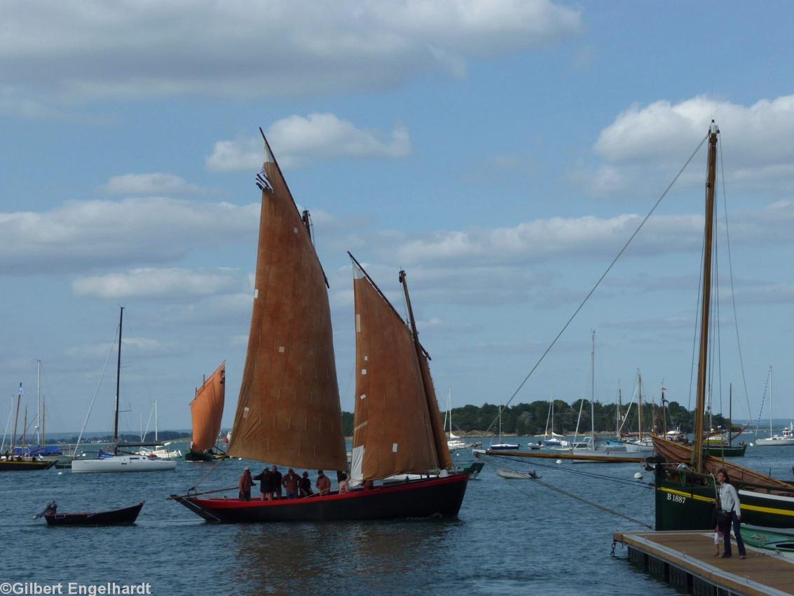 <i>Mab Er Guip</i> approche du ponton d'amarrage.