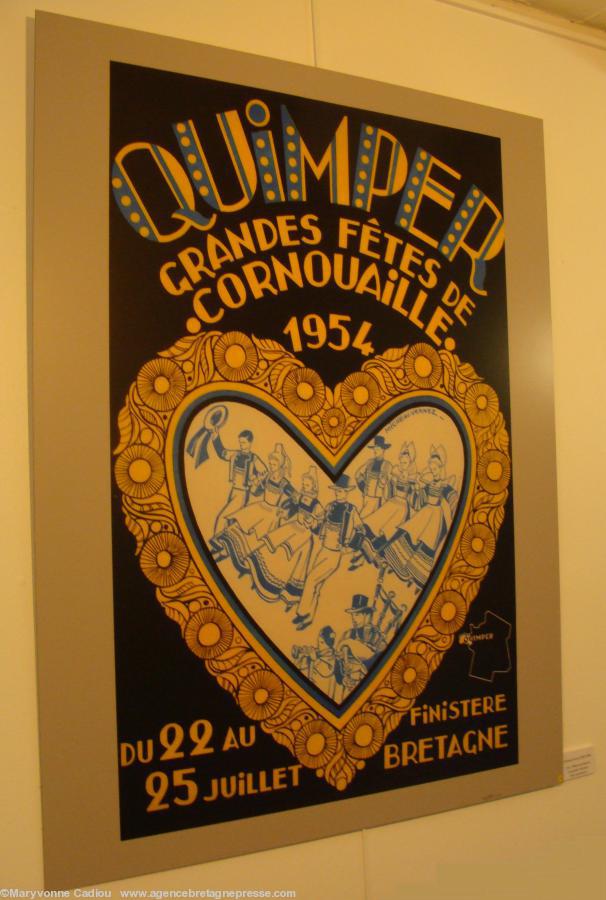 Affichiste pour les Fêtes de Cornouaille. Il fit aussi celles de la “Fête des Cornemuses” de Lorient en 1971 (la première après celles de Brest) puis 1972 et 1983.