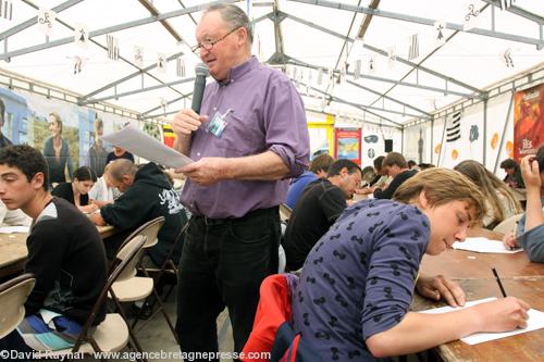 La dictée insulaire organisée par le Club des fêlés de d’Orthographe de Bourg-Blanc.