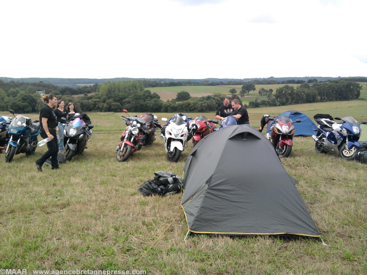 Les motards s'installent