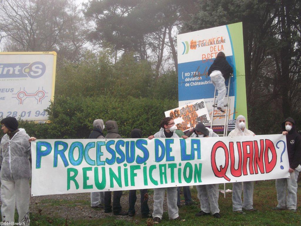 Châteaubriant 26 novembre 2011. Autre action de désobéissance civile du Collectif 44=Breizh.