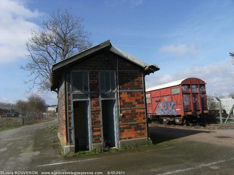 Ou ce petit édicule en gare de Nantes-Etat. Cette cabane de 